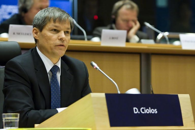 Cioloș: UE caută noi modalități de a sprijini producătorii moldoveni