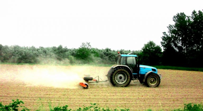 Guvernul caută peste 320 de milioane de lei pentru producătorii agricoli