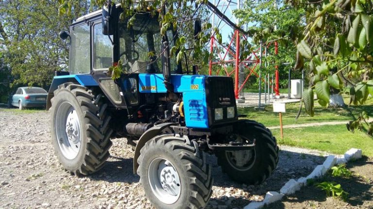 Un fermier din Criva a încercat să aducă ilegal în țară un tractor din Ucraina