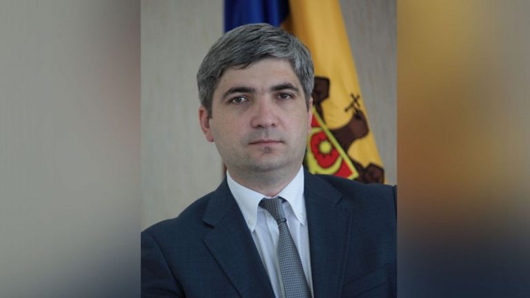 Directorul Agenției pentru Eficiență Energetică a cerut despăgubiri de 1 leu de la CNI pentru defăimare