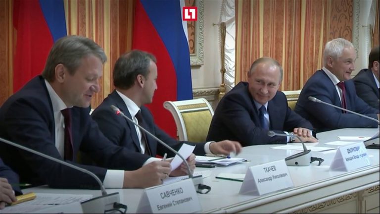 VIDEO. Vladimir Putin, amuzat de o gafă comisă de ministrul rus al agriculturii