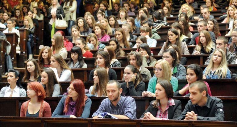 Burse de studii oferite de Guvernul Ungariei pentru studenții din Moldova