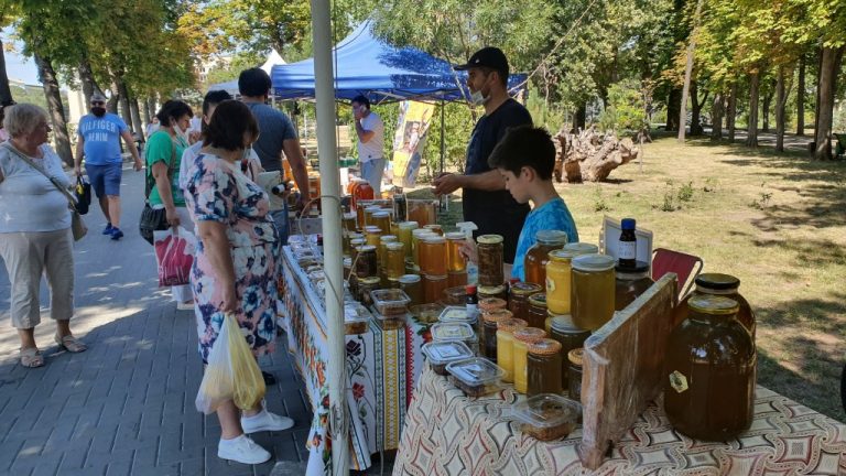 Surplusul de produse alimentare de origine animală, obținute în condiții casnice, vor putea fi comercializate legal