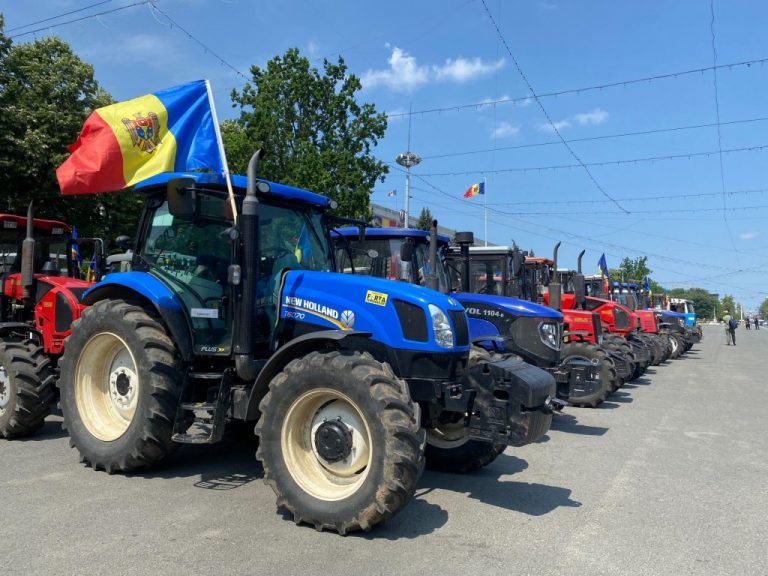 Fermierii au blocat intrarea în Chișinău. Urmează câteva zile de protest