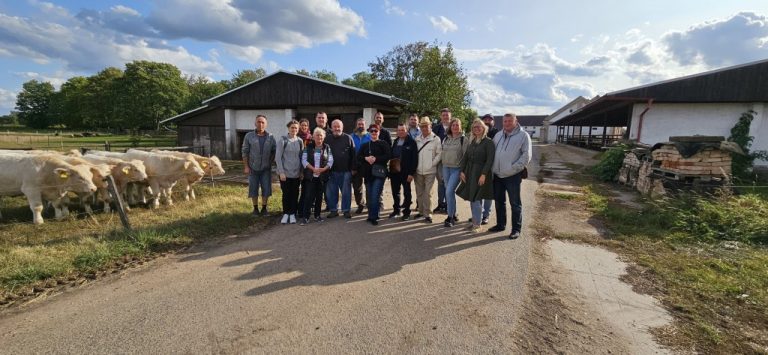 Un grup de fermieri ecologici au vizitat gospodării agricole din Cehia