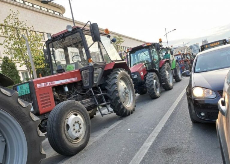 Bulgaria: Fermierii au protestat în faţa guvernului şi au blocat două bulevarde la Sofia