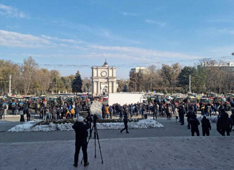 Agricultorii nu renunță. Vor continua protestele și săptămâna viitoare