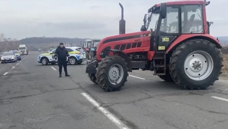 Fermierii din toată țara ies astăzi la protest. 11 locuri anunțate