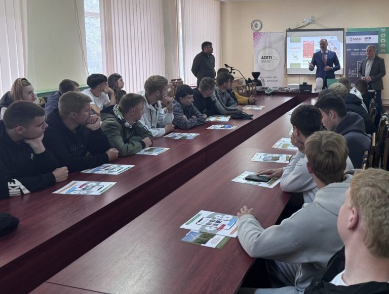 Tehnologiile inovative atrag tinerii în agricultură – Master class la Colegiul Agroindustrial din Ungheni