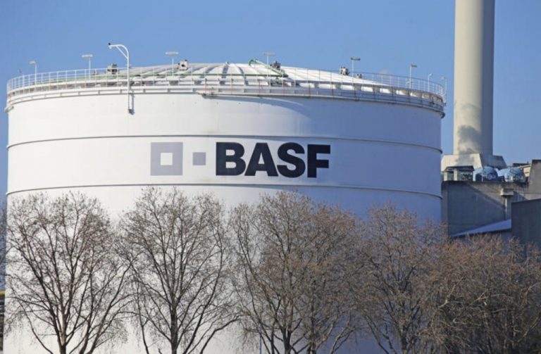 BASF, cel mai mare conglomerat chimic din lume, ar putea să-și mute producția din Germania