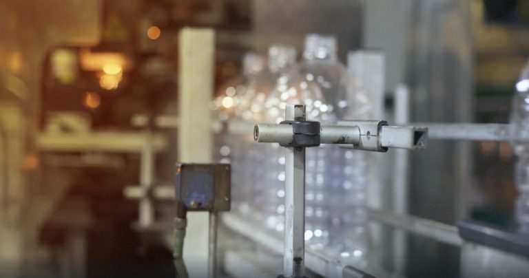 Moldovenii vor primi bani pentru returnarea ambalajelor. Cum va funcționa sistemul