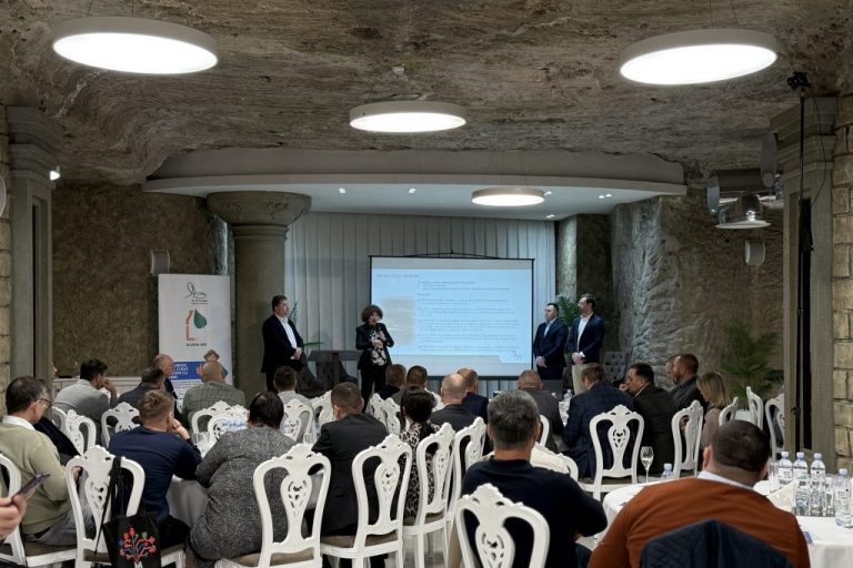 Lansarea AIPROM în Moldova. Ce trebuie să cunoască fermierii despre colectarea ambalajelor de pesticide